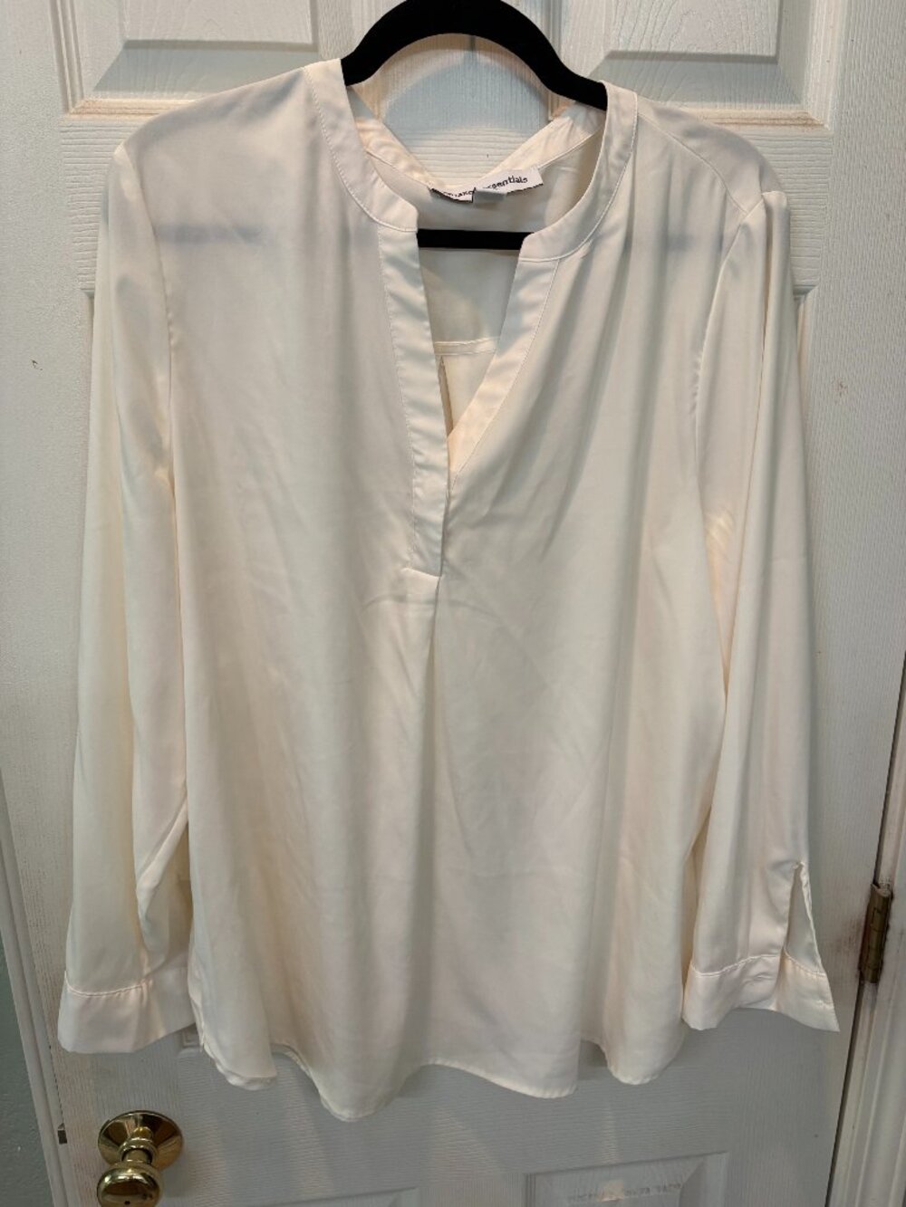 🛍️ Amazon Essentials Off White V-Neck Split Henley Blouse Top XL